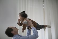 Toddler only wants mom while dad builds a loving bond through play