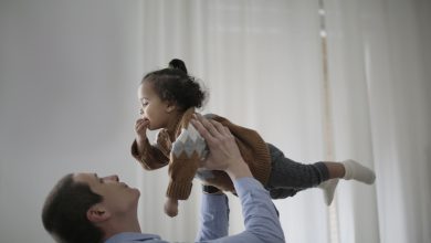 Toddler only wants mom while dad builds a loving bond through play