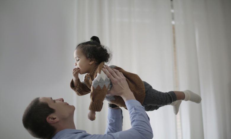 Toddler only wants mom while dad builds a loving bond through play